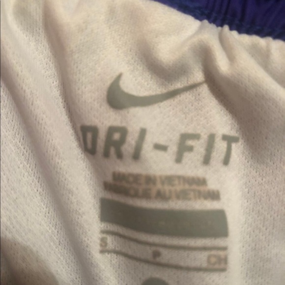 Nike shorts size small. Perfect condition! - Picture 2 of 2